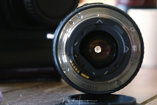 When using the DOF button when removing the lens from the camera, the aperture that was chosen is kept inside the lens.