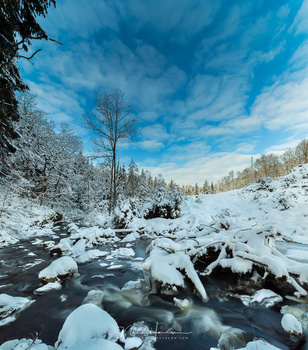 One of the first tilt-shift panorama photos I took. Three images made with the TS-E 17mm f/4L lens, in vertical direction. (Caon EOS 5Dmk3 + TS-E 17mm, ISO100, f/16, 1/40)