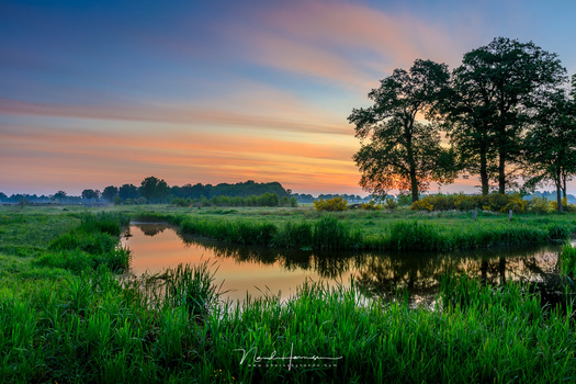 For this shot I used the dynamic range of the camera. (Canon EOS 5D4 + TS-E 24mm - ISO100 - f/11 - 15 sec)
