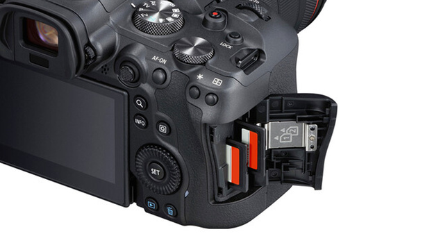 Canon EOS R6 slots Canon EOS R6 card slots