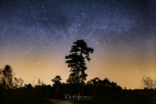 Determine the best shutter speed for photographing shooting stars will be very easy. Now I know the exact shutter speed, and I don't have to guess, or stay on the safe side. (Lyriden meteor and the Milky Way, shot in April 2020)
