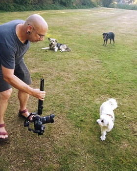 Filming with the Canon EOS 1Dx mark III. It is a bit heavy for the gimbal, but it works. (photo by Sylvia)