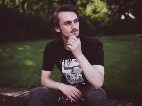 The 25mm f/1.2 lens is perfect for portraits. The camera has eye-AF and it works fine. (M.Zuiko 25mm, ISO200, f/1.4, 1/2500)