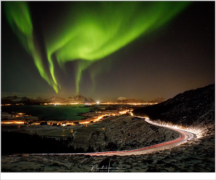Reality or manipulation? This one is real, although I have used two images with different exposures. One of the road with the traffic, and one of the sky with the aurora. It is HDR in a way... You tell me if this is considered reality or manipulation