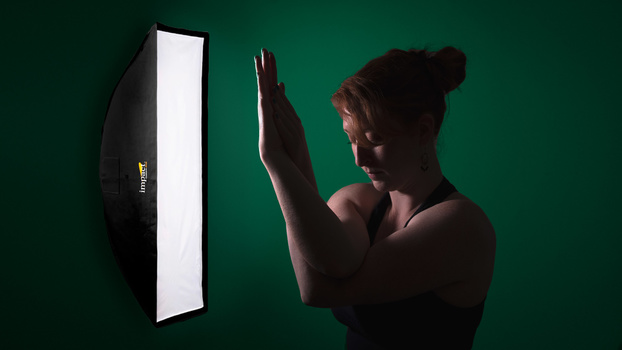 Off-camera lighting Off-camera lighting portrait