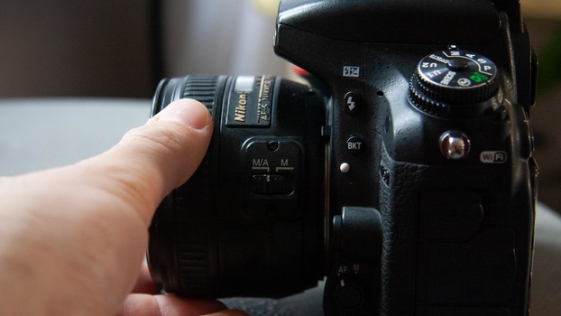 Adjusting focus ring Adjusting focus ring on camera