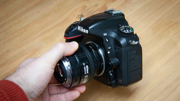 Reversing lens Reversing lens on camera body
