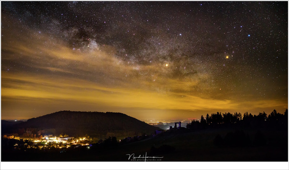 A Milky Way shot with lots of light pollution. This is without the use of a filter (12mm - ISO3200 - f/2,8 - 13 sec)