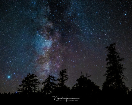 The Milky Way in a rural sky. Shot with the Haida Clear Night filter to remove the last bit of light pollution (35mm - ISO6400 - f/2,8 - 8 sec)