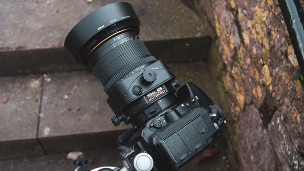 Tilt-shift lens Tilt-shift lens on Nikon