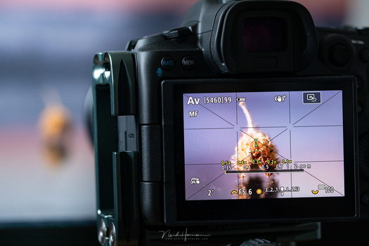 The manual focus bar will provide very accurate focusing when combined with the 1080 degrees turn of the focusing ring.