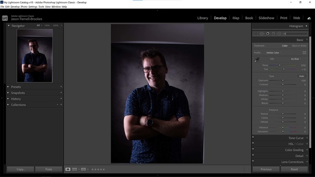 Analyze the photo Analyze the photo in lightroom