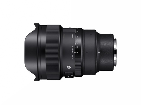 Wide-angle camera lens with focus ring and depth-of-field markings on black background.