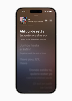 Screenshot of a messaging app interface displaying Spanish-language text conversations on a smartphone screen.
