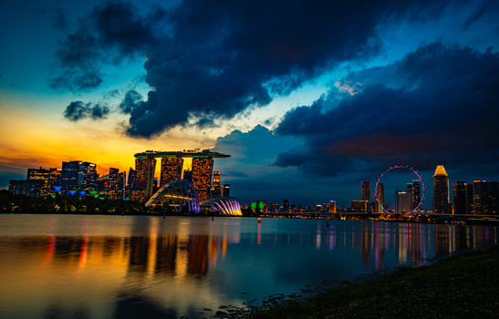 Image "The Eye of Singapore" by Eddie Vanderloot