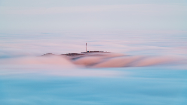 Image "Above the fog at sunrise" by Annelin Hoff