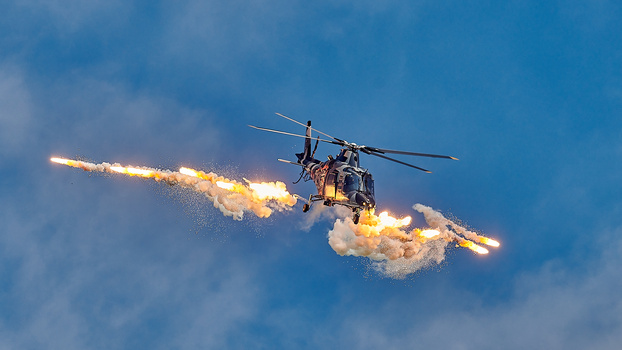 Image "Razzle Blades" by Wolfgang Hackl