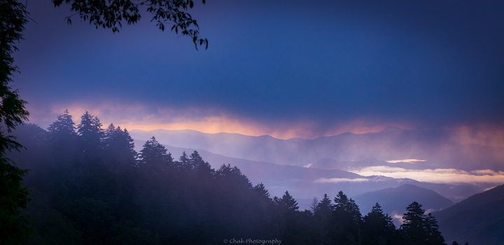 Image "Crevice in the clouds" by Saikat Chakraborty