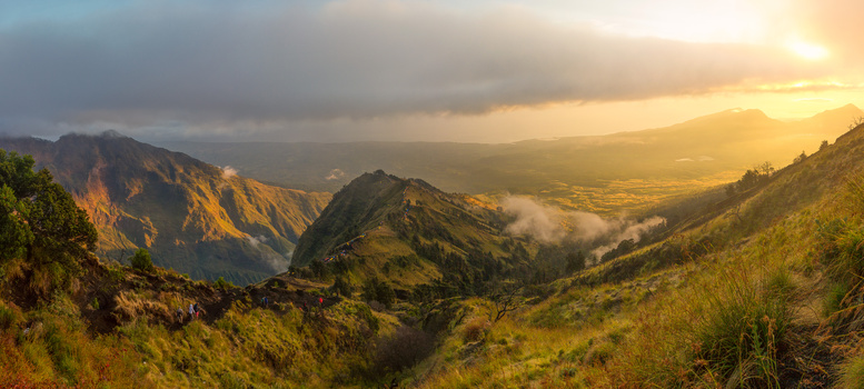 Image "Mount Rinjani, Indonesia" by Jonathan Spring