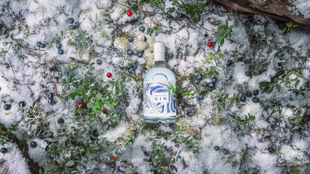 Image "Arctic Blue Gin" by Mika Levälampi