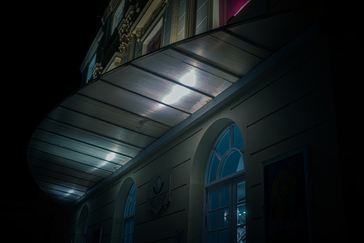 Image "Theatre" by Chris Perkins