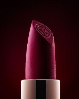 Image "Yves Rocher Lipstick" by Firat Tuzunkan