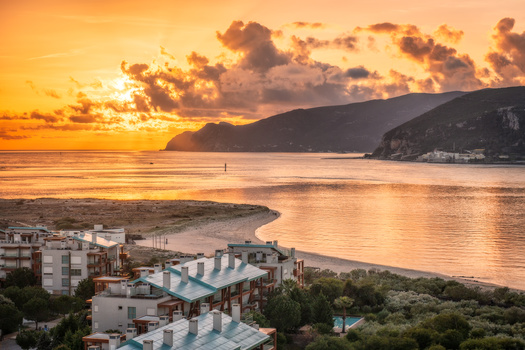 Image "Tróia - beach at sunset | Portugal" by Nico Trinkhaus