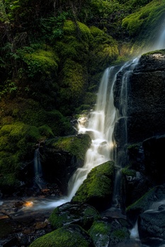 Image "Waterfalls" by Dean Wilson