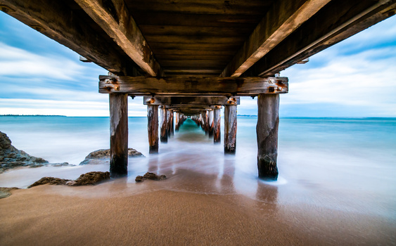 View Queenscliff pier by oscar isaakidis