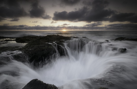 Image "Thor’s Well" by Aaron Macomber