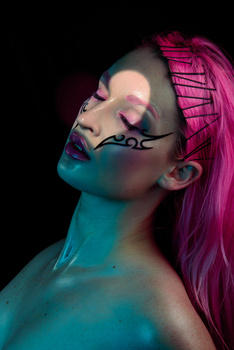 Image "Elena Lovebite" by Sanne van Bergenhenegouwen