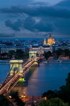Image "Chain Bridge" by cristian popa