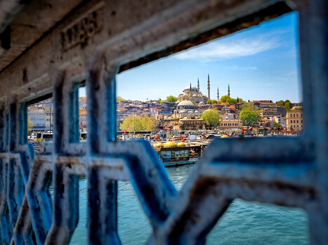 Image "A Window to Istanbul" by Bartek M. Wojtkunski