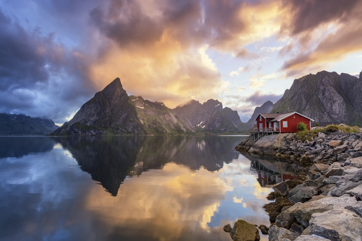 Image "The Cabin" by Rickard Eriksson