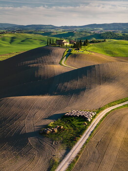 Image "Rolling hills" by Paulian Prajitura