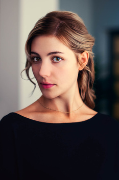 Image "Georgia Brooks Hairstyles" by Abdulaziz AlMutawa