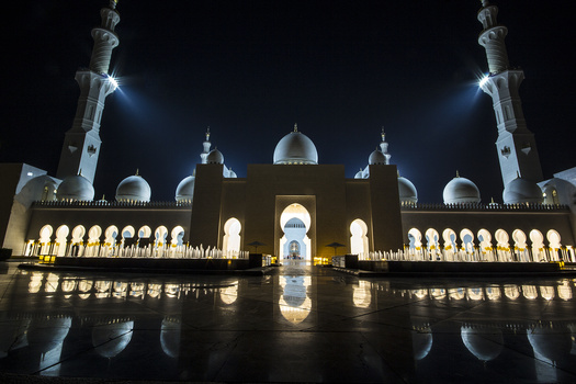 Image "Sheikh Zayed Grand Mosque" by valentino photographer