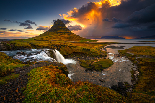 Kirkjufell, İzlanda, RYSZARD LOMNICKI