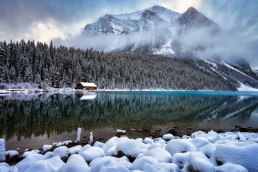 Image "Lake Louise" by Ignacio Municio