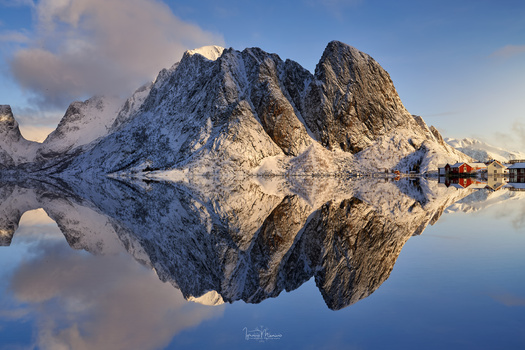 Image "Mirror" by Ignacio Municio
