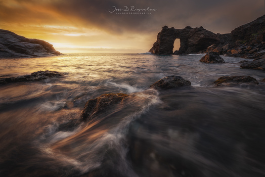 Image "Arco del rey" by José D. Riquelme
