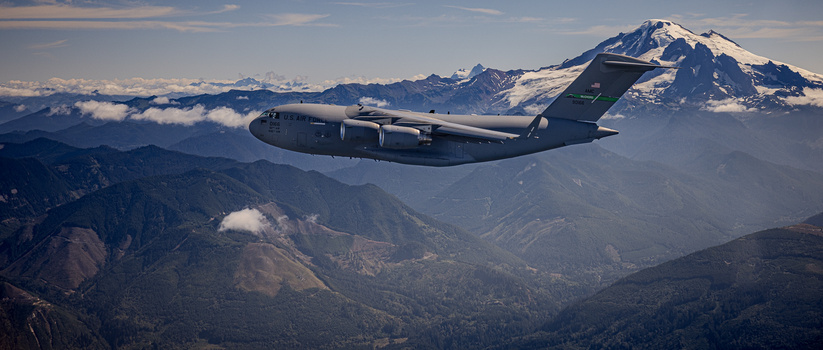 Image "C-17 Globemaster" by marius van dyk