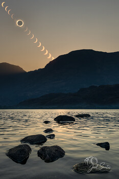 Image "Eclipse over Lago de Sanabria (Spain)" by Joel Santos