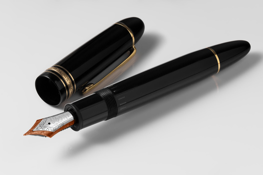 Image "Montblanc Meisterstück Fountain Pen" by Stefano Barcella
