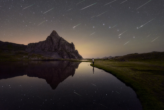 Image "Starry Storm" by Juan Yelin