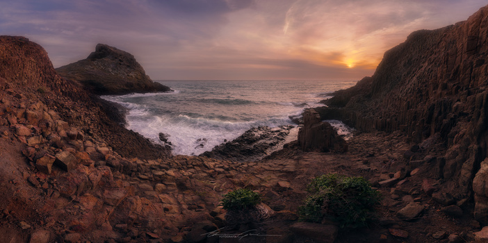 Image "Volcano Bay" by Manu García