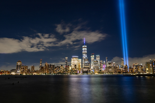 Image "Tribute in Light 2" by robert wyrwas