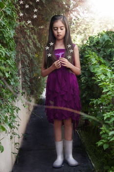 Image "girl with red dress" by Claudia Isbeth Esquivel Gonzalez
