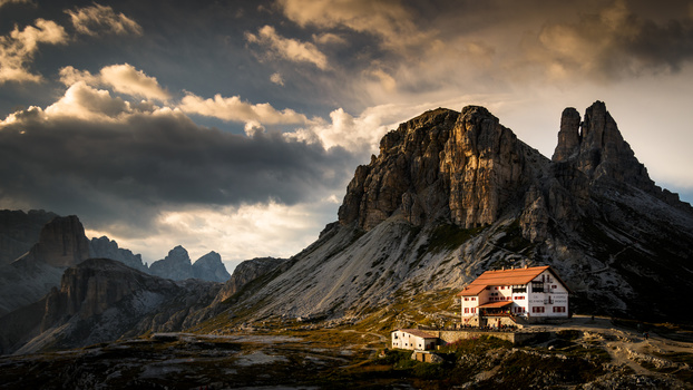 Image "Sunset at the Tower of Toblin" by Roberto Benis