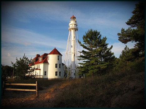 Image "light house" by John Toennessen
